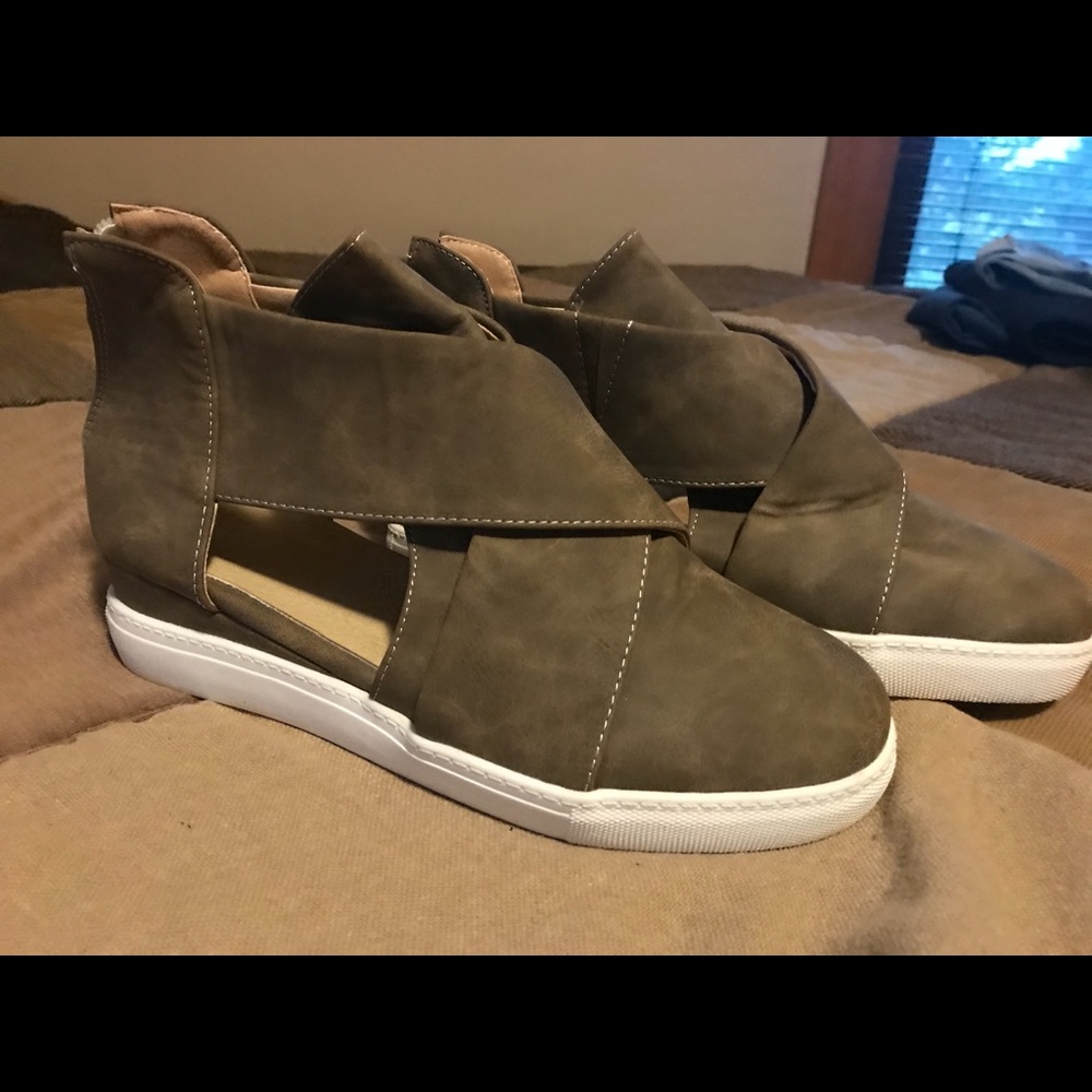 Size 10(40) Faux Suede Shoes